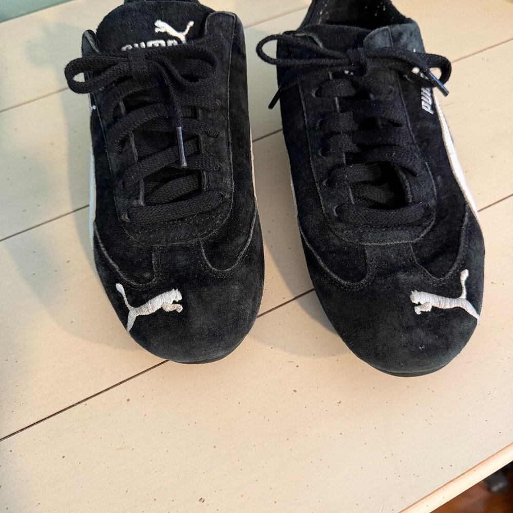 Ladies Puma Sneakers Black w/White Strips Size 8.5